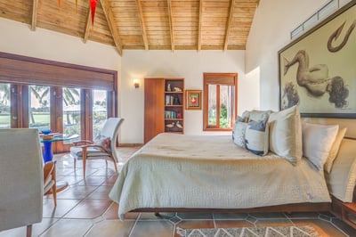 Luxury Villa Photo #21