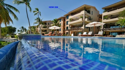 Luxury Villa Photo #26