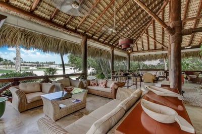 Luxury Villa Photo #12
