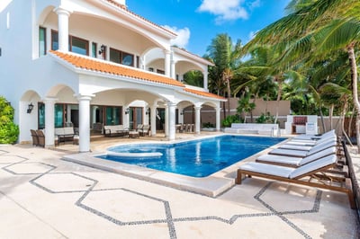 Luxury Villa Photo #11