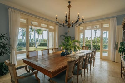 Luxury Villa Photo #13