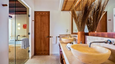 Luxury Villa Photo #20