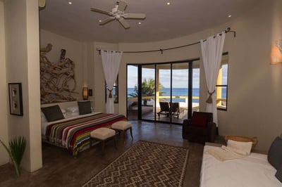 Luxury Villa Photo #29