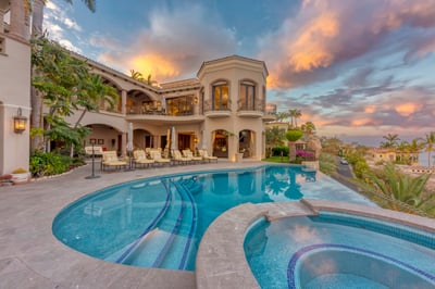 Luxury Villa Photo #2
