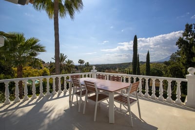 Luxury Villa Photo #9