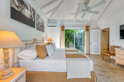 Luxury Villa Photo #28