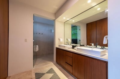 Luxury Villa Photo #31