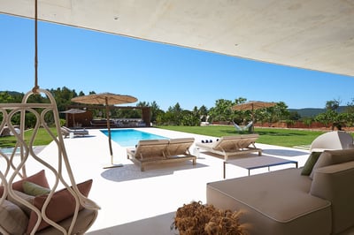 Luxury Villa Photo #6