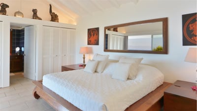 Luxury Villa Photo #30