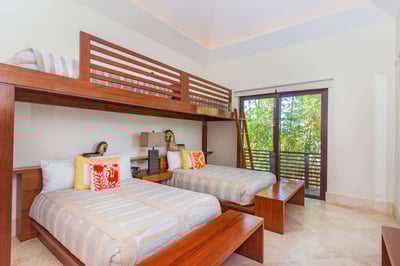 Luxury Villa Photo #29