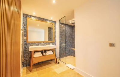 Luxury Villa Photo #23