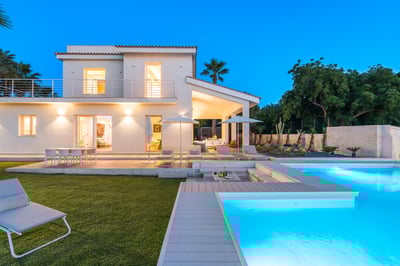 Luxury Villa Photo #25