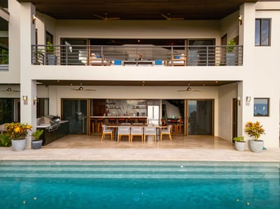 Luxury Villa Photo #4