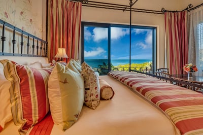 Luxury Villa Photo #35