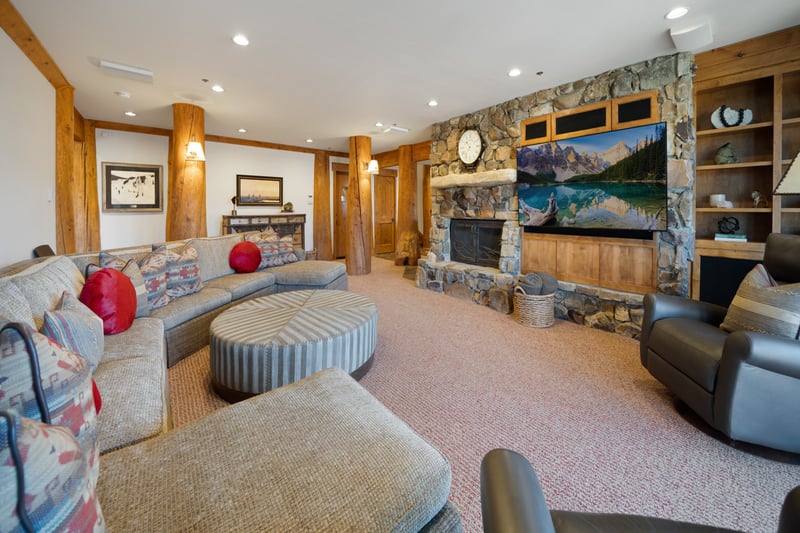 Timber Lodge at the Oaks