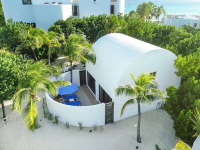Luxury Villa Photo #19