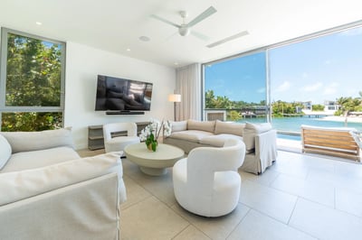 Luxury Villa Photo #10