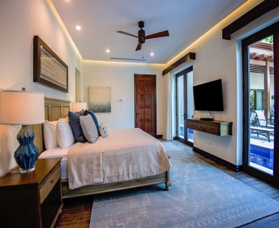 Luxury Villa Photo #33