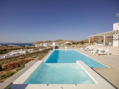Luxury Villa Photo #3