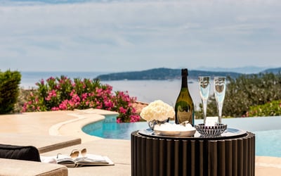 Luxury Villa Photo #6
