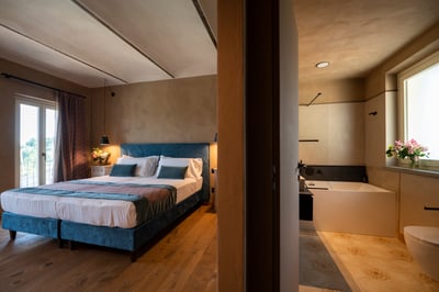 Luxury Villa Photo #47