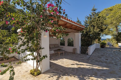 Luxury Villa Photo #7