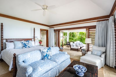 Luxury Villa Photo #17