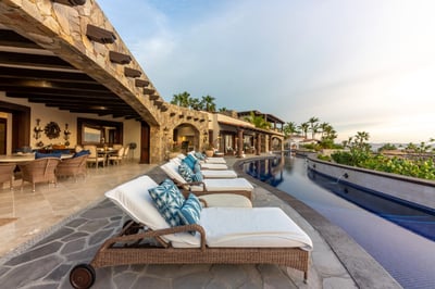 Luxury Villa Photo #5