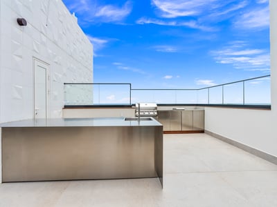 Luxury Villa Photo #9
