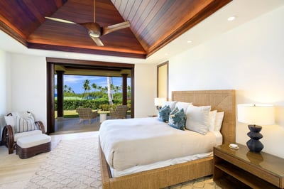 Luxury Villa Photo #19