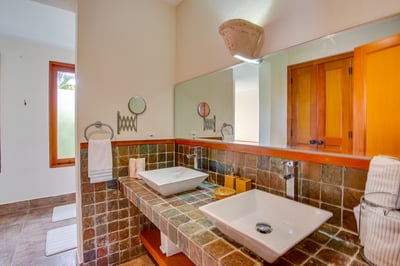 Luxury Villa Photo #50
