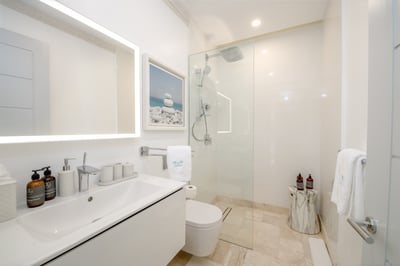 Luxury Villa Photo #24