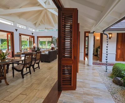 Luxury Villa Photo #18
