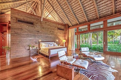 Luxury Villa Photo #26