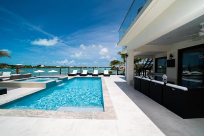 Luxury Villa Photo #13