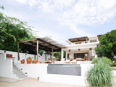 Luxury Villa Photo #4
