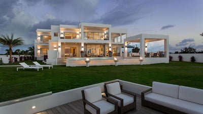 Luxury Villa Photo #8