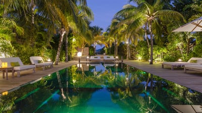 Luxury Villa Photo #3