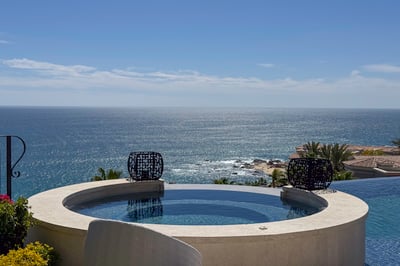 Luxury Villa Photo #4