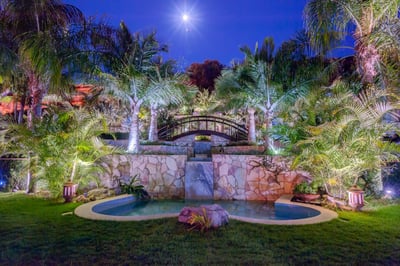 Luxury Villa Photo #4