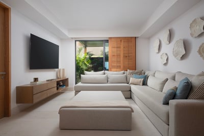 Luxury Villa Photo #16