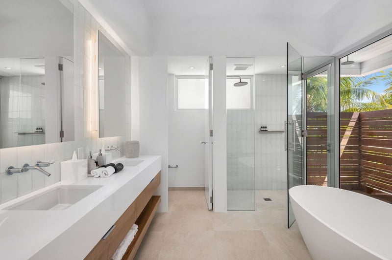 Beach Enclave Grace Bay 5 BDM Beachfront Villa