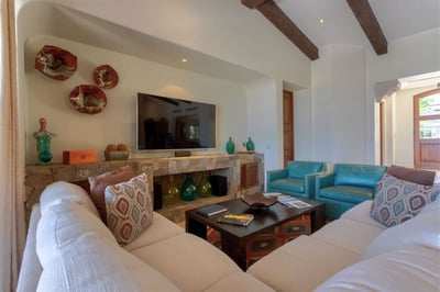Luxury Villa Photo #16