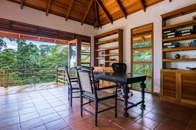 Luxury Villa Photo #42