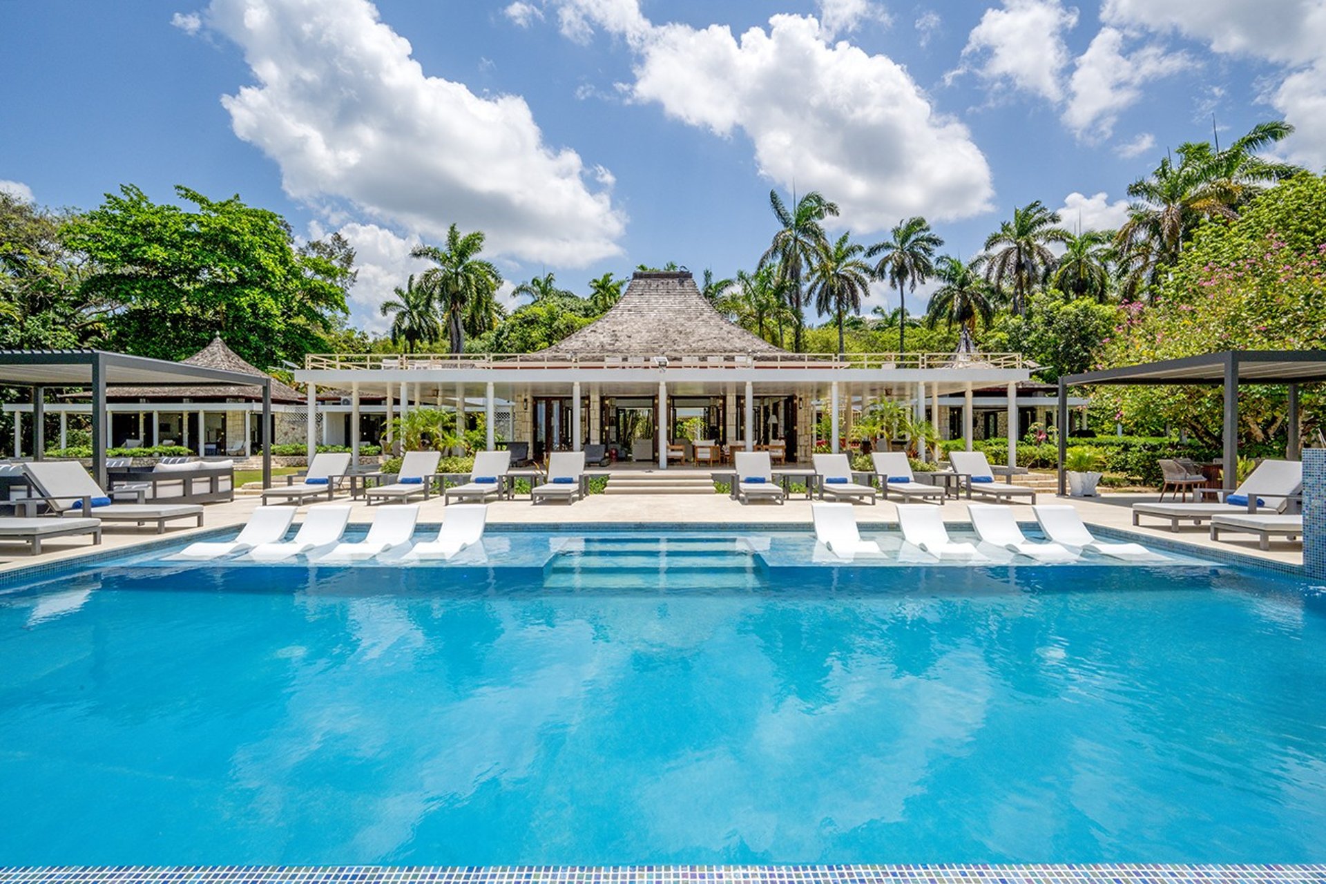 Montego Bay,Noble House