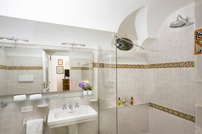 Luxury Villa Photo #25