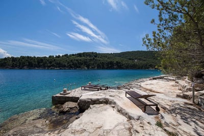 Luxury Villa Photo #7