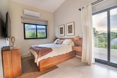 Luxury Villa Photo #35