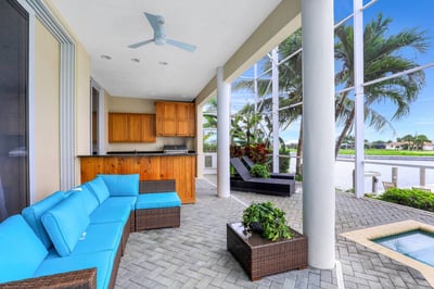 Luxury Villa Photo #9