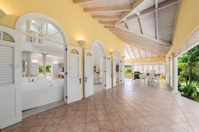 Luxury Villa Photo #24